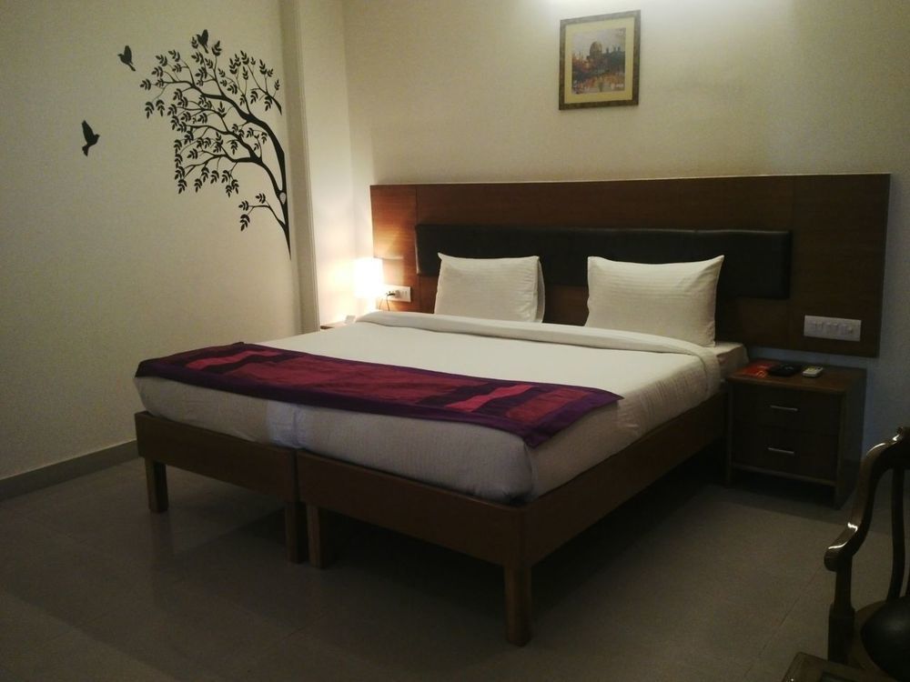 Red Carpet Hotels Noida Eksteriør bilde