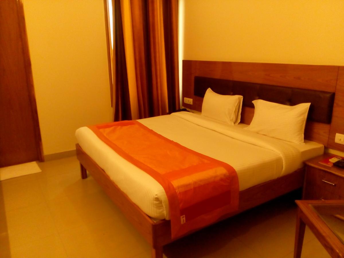 Red Carpet Hotels Noida Eksteriør bilde